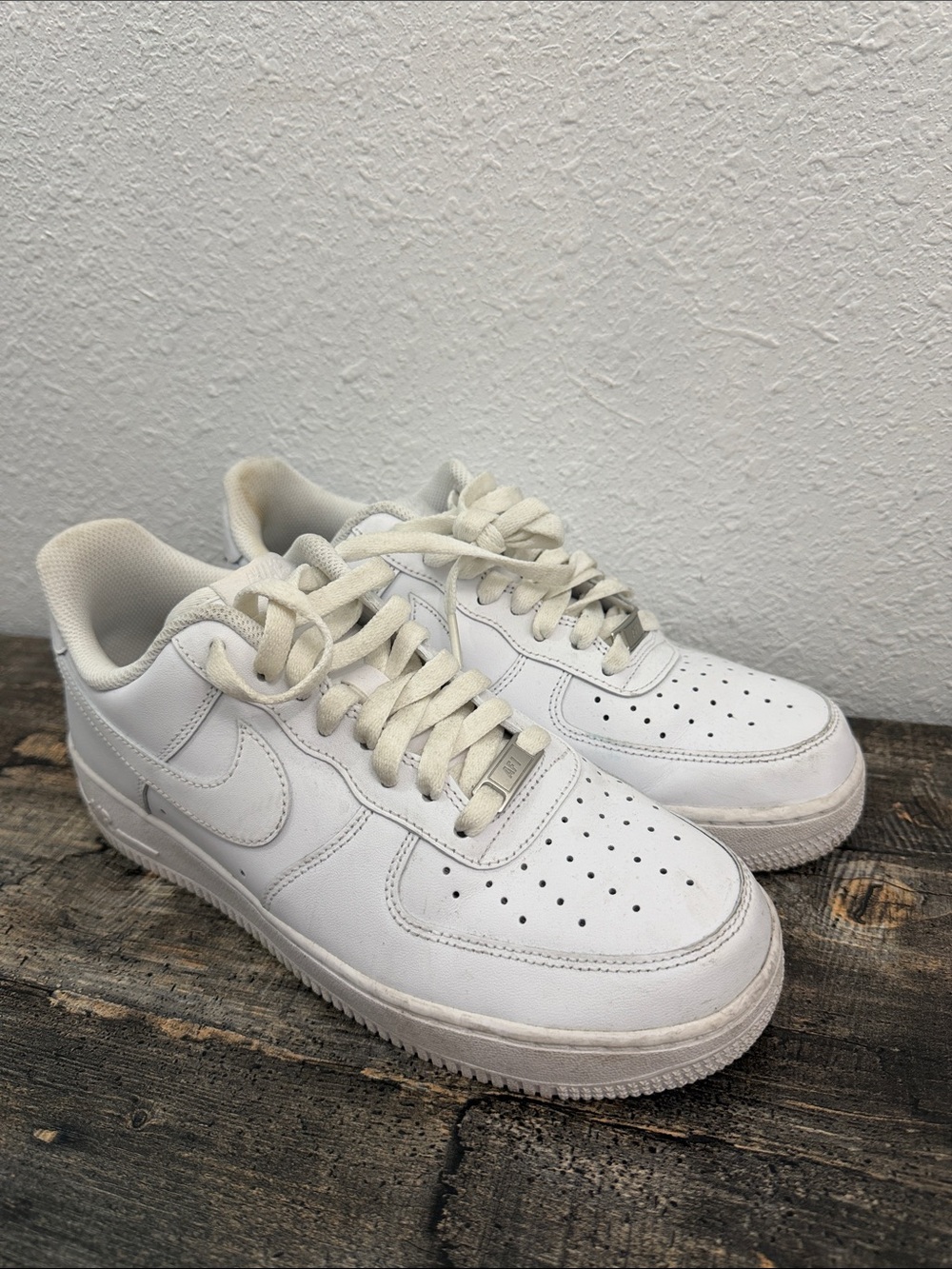 White Men's Classic Low-Top Leather Sneakers